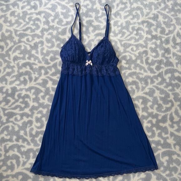 💙💕NWOT Victoria’s Secret💕💙 navy lacy nightie. Size M. - Picture 1 of 6